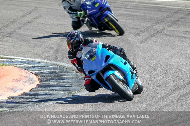 Rockingham no limits trackday;enduro digital images;event digital images;eventdigitalimages;no limits trackdays;peter wileman photography;racing digital images;rockingham raceway northamptonshire;rockingham trackday photographs;trackday digital images;trackday photos