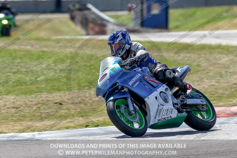 Rockingham no limits trackday;enduro digital images;event digital images;eventdigitalimages;no limits trackdays;peter wileman photography;racing digital images;rockingham raceway northamptonshire;rockingham trackday photographs;trackday digital images;trackday photos
