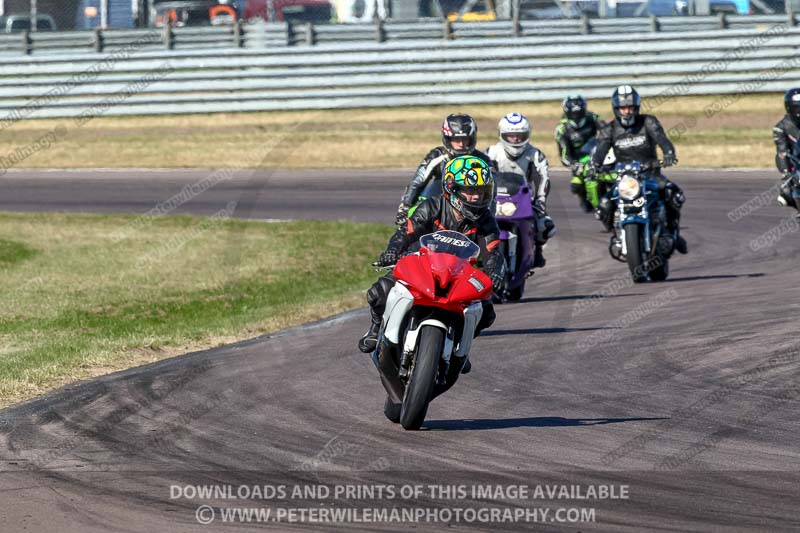 Rockingham no limits trackday;enduro digital images;event digital images;eventdigitalimages;no limits trackdays;peter wileman photography;racing digital images;rockingham raceway northamptonshire;rockingham trackday photographs;trackday digital images;trackday photos