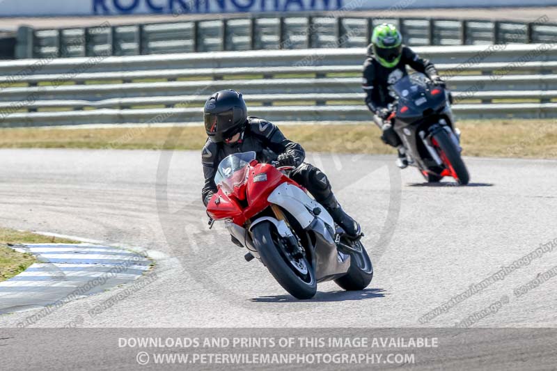 Rockingham no limits trackday;enduro digital images;event digital images;eventdigitalimages;no limits trackdays;peter wileman photography;racing digital images;rockingham raceway northamptonshire;rockingham trackday photographs;trackday digital images;trackday photos