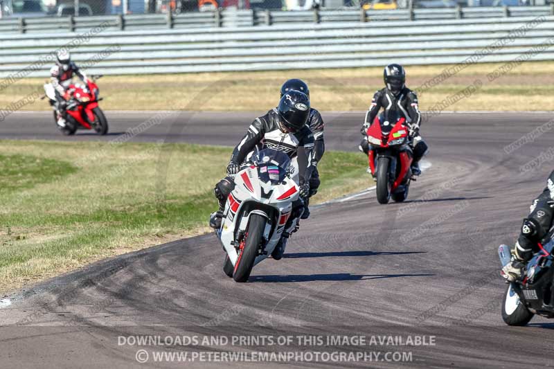 Rockingham no limits trackday;enduro digital images;event digital images;eventdigitalimages;no limits trackdays;peter wileman photography;racing digital images;rockingham raceway northamptonshire;rockingham trackday photographs;trackday digital images;trackday photos