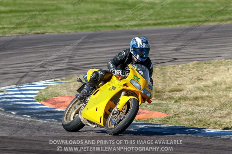 Rockingham no limits trackday;enduro digital images;event digital images;eventdigitalimages;no limits trackdays;peter wileman photography;racing digital images;rockingham raceway northamptonshire;rockingham trackday photographs;trackday digital images;trackday photos