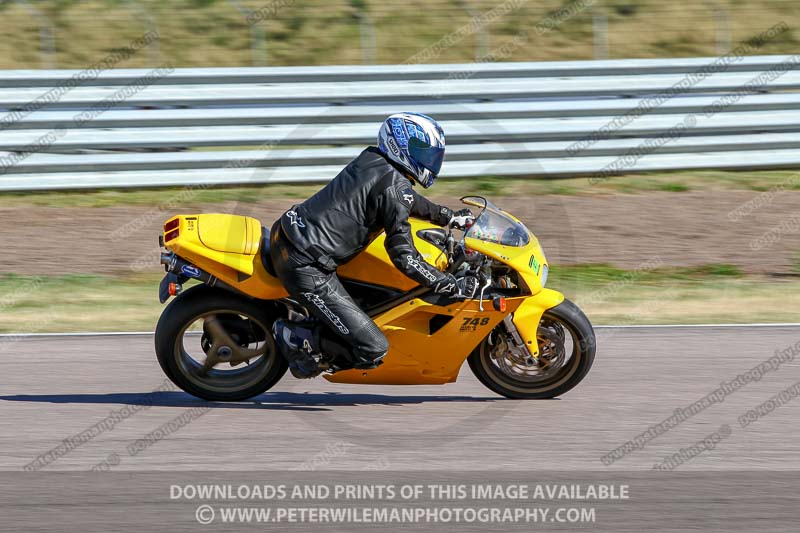 Rockingham no limits trackday;enduro digital images;event digital images;eventdigitalimages;no limits trackdays;peter wileman photography;racing digital images;rockingham raceway northamptonshire;rockingham trackday photographs;trackday digital images;trackday photos