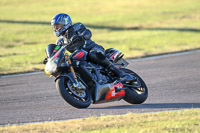Rockingham-no-limits-trackday;enduro-digital-images;event-digital-images;eventdigitalimages;no-limits-trackdays;peter-wileman-photography;racing-digital-images;rockingham-raceway-northamptonshire;rockingham-trackday-photographs;trackday-digital-images;trackday-photos