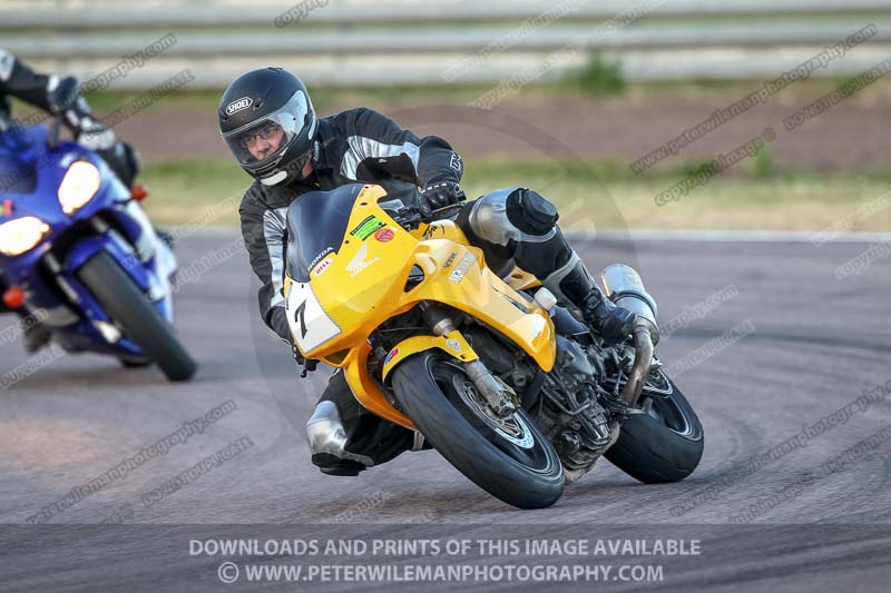 Rockingham no limits trackday;enduro digital images;event digital images;eventdigitalimages;no limits trackdays;peter wileman photography;racing digital images;rockingham raceway northamptonshire;rockingham trackday photographs;trackday digital images;trackday photos