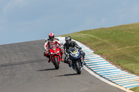 donington-no-limits-trackday;donington-park-photographs;donington-trackday-photographs;no-limits-trackdays;peter-wileman-photography;trackday-digital-images;trackday-photos