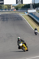 Inter/Novice Group Yellow Bikes