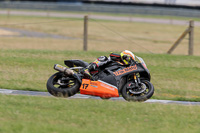 Rockingham-no-limits-trackday;enduro-digital-images;event-digital-images;eventdigitalimages;no-limits-trackdays;peter-wileman-photography;racing-digital-images;rockingham-raceway-northamptonshire;rockingham-trackday-photographs;trackday-digital-images;trackday-photos