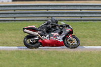 Rockingham-no-limits-trackday;enduro-digital-images;event-digital-images;eventdigitalimages;no-limits-trackdays;peter-wileman-photography;racing-digital-images;rockingham-raceway-northamptonshire;rockingham-trackday-photographs;trackday-digital-images;trackday-photos