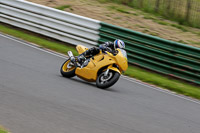 Inter Yellow Bikes