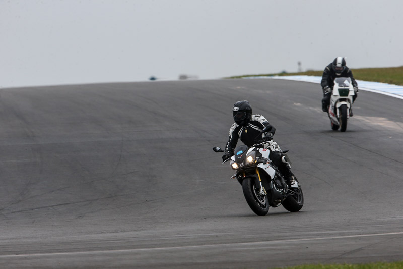 donington no limits trackday;donington park photographs;donington trackday photographs;no limits trackdays;peter wileman photography;trackday digital images;trackday photos