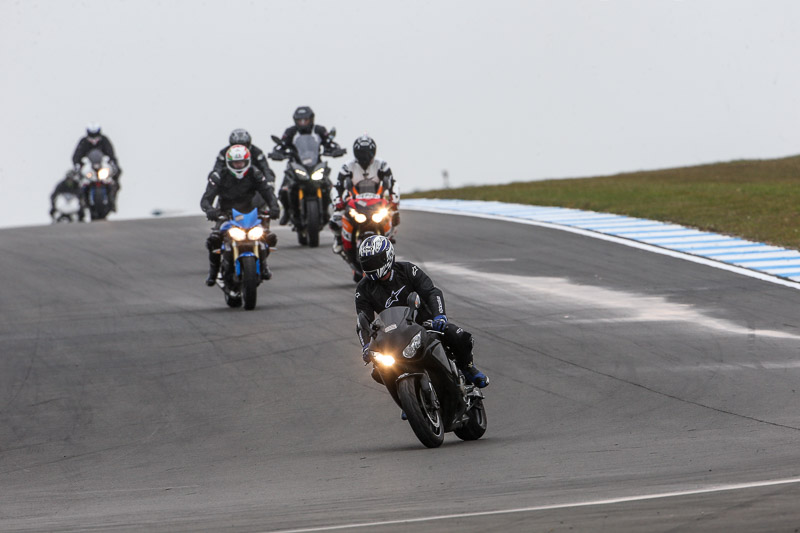 donington no limits trackday;donington park photographs;donington trackday photographs;no limits trackdays;peter wileman photography;trackday digital images;trackday photos