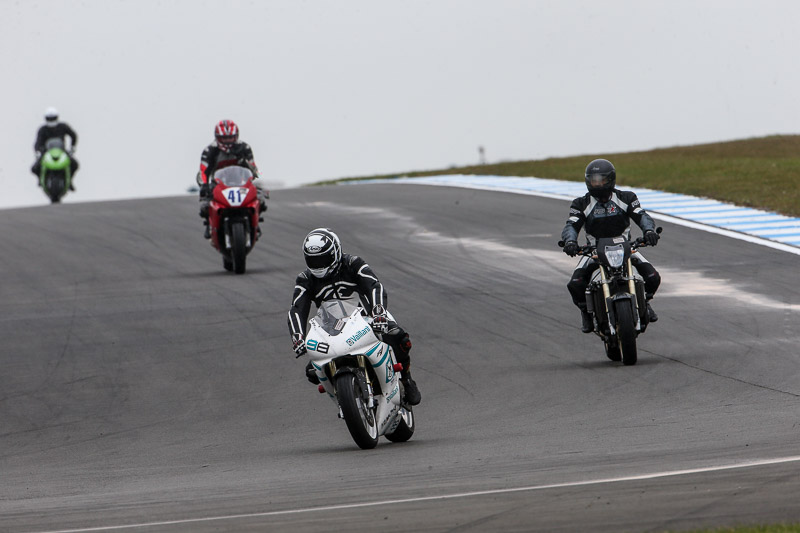 donington no limits trackday;donington park photographs;donington trackday photographs;no limits trackdays;peter wileman photography;trackday digital images;trackday photos