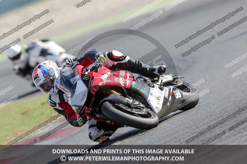 cadwell no limits trackday;cadwell park;cadwell park photographs;cadwell trackday photographs;catalunya barcelona;enduro digital images;event digital images;eventdigitalimages;no limits trackdays;peter wileman photography;racing digital images;trackday digital images;trackday photos