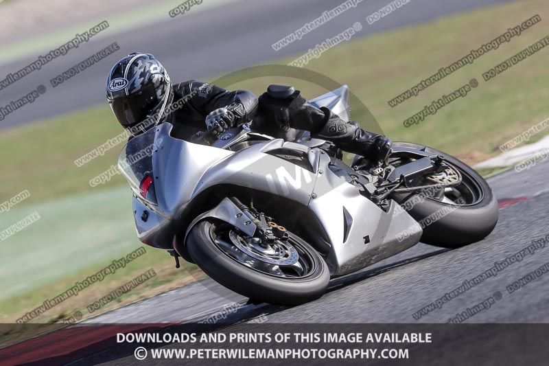 cadwell no limits trackday;cadwell park;cadwell park photographs;cadwell trackday photographs;catalunya barcelona;enduro digital images;event digital images;eventdigitalimages;no limits trackdays;peter wileman photography;racing digital images;trackday digital images;trackday photos