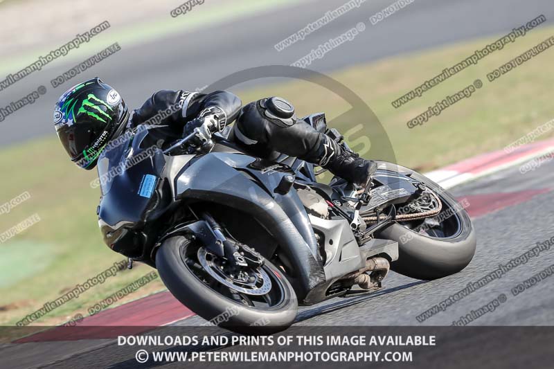 cadwell no limits trackday;cadwell park;cadwell park photographs;cadwell trackday photographs;catalunya barcelona;enduro digital images;event digital images;eventdigitalimages;no limits trackdays;peter wileman photography;racing digital images;trackday digital images;trackday photos
