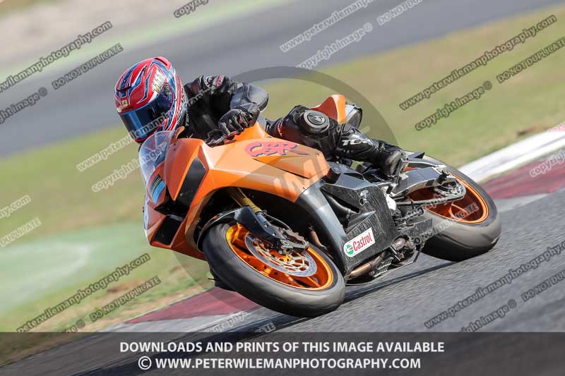 cadwell no limits trackday;cadwell park;cadwell park photographs;cadwell trackday photographs;catalunya barcelona;enduro digital images;event digital images;eventdigitalimages;no limits trackdays;peter wileman photography;racing digital images;trackday digital images;trackday photos