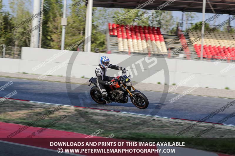 cadwell no limits trackday;cadwell park;cadwell park photographs;cadwell trackday photographs;catalunya barcelona;enduro digital images;event digital images;eventdigitalimages;no limits trackdays;peter wileman photography;racing digital images;trackday digital images;trackday photos