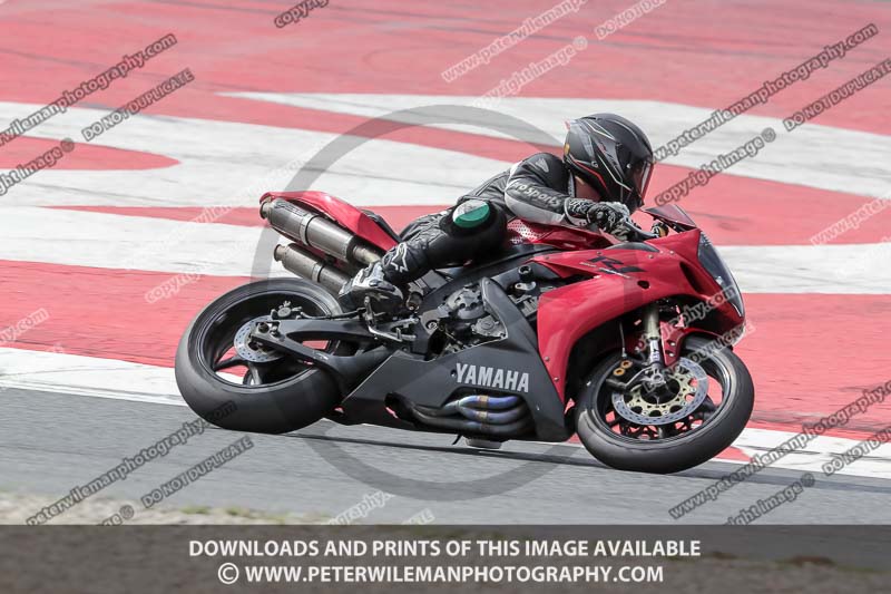 cadwell no limits trackday;cadwell park;cadwell park photographs;cadwell trackday photographs;catalunya barcelona;enduro digital images;event digital images;eventdigitalimages;no limits trackdays;peter wileman photography;racing digital images;trackday digital images;trackday photos