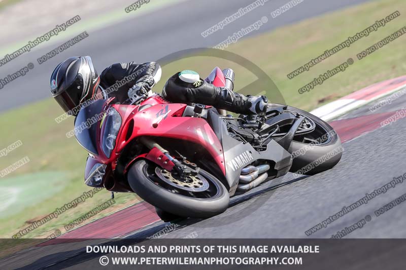 cadwell no limits trackday;cadwell park;cadwell park photographs;cadwell trackday photographs;catalunya barcelona;enduro digital images;event digital images;eventdigitalimages;no limits trackdays;peter wileman photography;racing digital images;trackday digital images;trackday photos