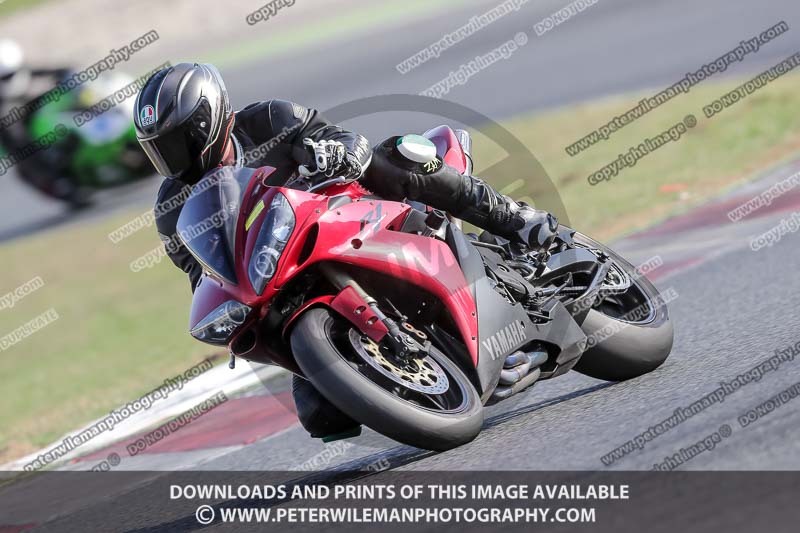 cadwell no limits trackday;cadwell park;cadwell park photographs;cadwell trackday photographs;catalunya barcelona;enduro digital images;event digital images;eventdigitalimages;no limits trackdays;peter wileman photography;racing digital images;trackday digital images;trackday photos