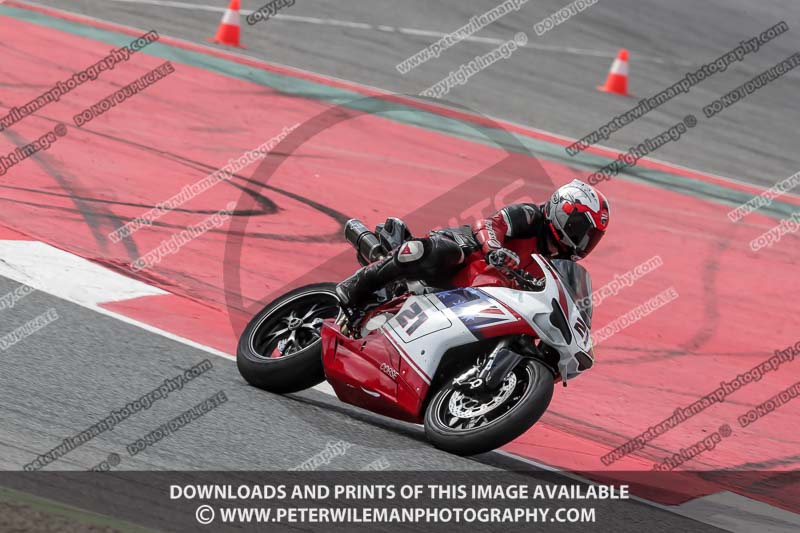 cadwell no limits trackday;cadwell park;cadwell park photographs;cadwell trackday photographs;catalunya barcelona;enduro digital images;event digital images;eventdigitalimages;no limits trackdays;peter wileman photography;racing digital images;trackday digital images;trackday photos