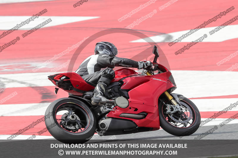 cadwell no limits trackday;cadwell park;cadwell park photographs;cadwell trackday photographs;catalunya barcelona;enduro digital images;event digital images;eventdigitalimages;no limits trackdays;peter wileman photography;racing digital images;trackday digital images;trackday photos
