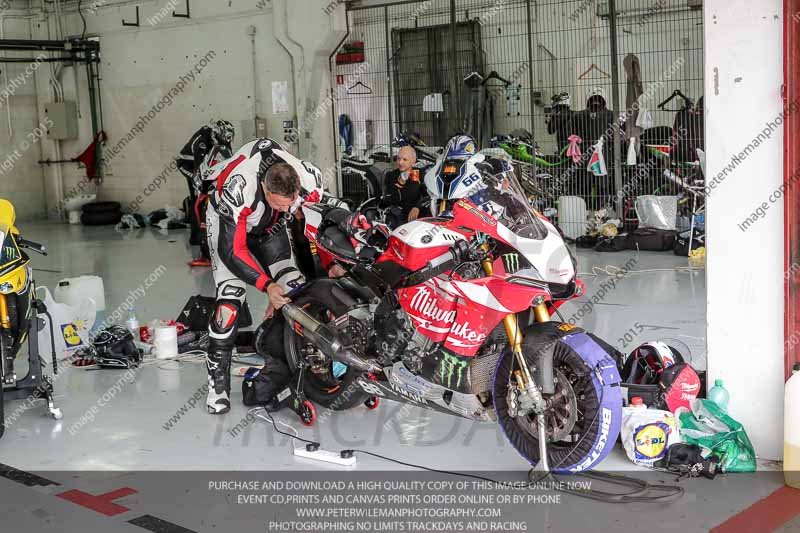 cadwell no limits trackday;cadwell park;cadwell park photographs;cadwell trackday photographs;catalunya barcelona;enduro digital images;event digital images;eventdigitalimages;no limits trackdays;peter wileman photography;racing digital images;trackday digital images;trackday photos