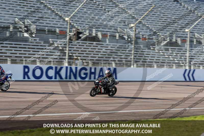 Rockingham no limits trackday;enduro digital images;event digital images;eventdigitalimages;no limits trackdays;peter wileman photography;racing digital images;rockingham raceway northamptonshire;rockingham trackday photographs;trackday digital images;trackday photos