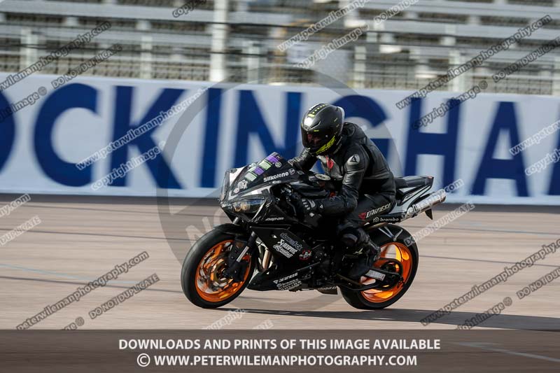 Rockingham no limits trackday;enduro digital images;event digital images;eventdigitalimages;no limits trackdays;peter wileman photography;racing digital images;rockingham raceway northamptonshire;rockingham trackday photographs;trackday digital images;trackday photos