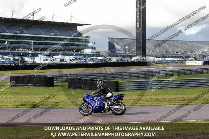 Rockingham no limits trackday;enduro digital images;event digital images;eventdigitalimages;no limits trackdays;peter wileman photography;racing digital images;rockingham raceway northamptonshire;rockingham trackday photographs;trackday digital images;trackday photos