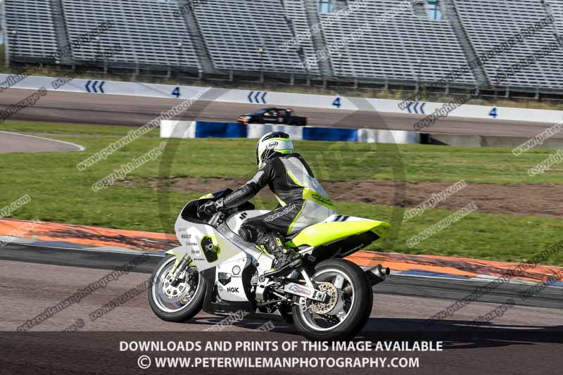 Rockingham no limits trackday;enduro digital images;event digital images;eventdigitalimages;no limits trackdays;peter wileman photography;racing digital images;rockingham raceway northamptonshire;rockingham trackday photographs;trackday digital images;trackday photos