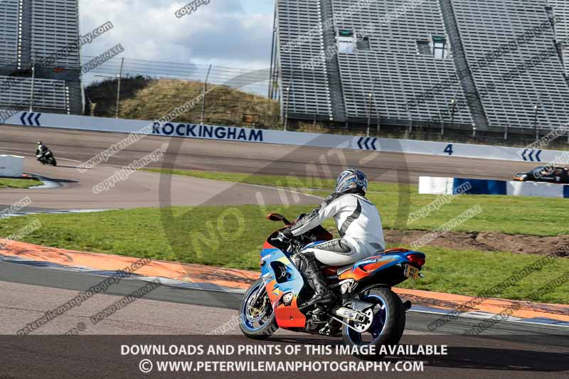 Rockingham no limits trackday;enduro digital images;event digital images;eventdigitalimages;no limits trackdays;peter wileman photography;racing digital images;rockingham raceway northamptonshire;rockingham trackday photographs;trackday digital images;trackday photos