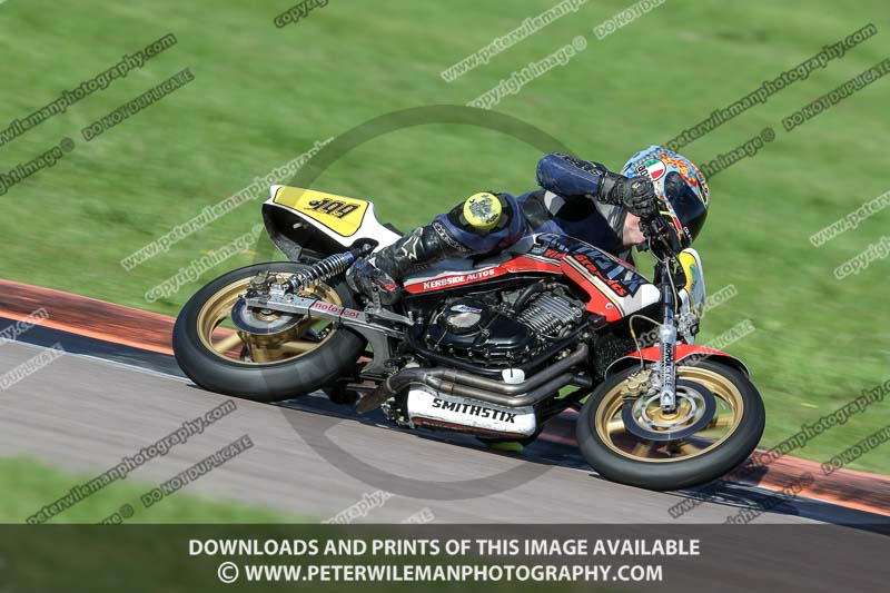 Rockingham no limits trackday;enduro digital images;event digital images;eventdigitalimages;no limits trackdays;peter wileman photography;racing digital images;rockingham raceway northamptonshire;rockingham trackday photographs;trackday digital images;trackday photos
