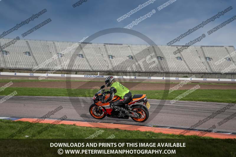 Rockingham no limits trackday;enduro digital images;event digital images;eventdigitalimages;no limits trackdays;peter wileman photography;racing digital images;rockingham raceway northamptonshire;rockingham trackday photographs;trackday digital images;trackday photos