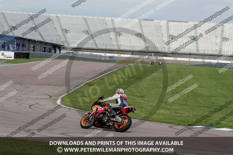 Rockingham no limits trackday;enduro digital images;event digital images;eventdigitalimages;no limits trackdays;peter wileman photography;racing digital images;rockingham raceway northamptonshire;rockingham trackday photographs;trackday digital images;trackday photos