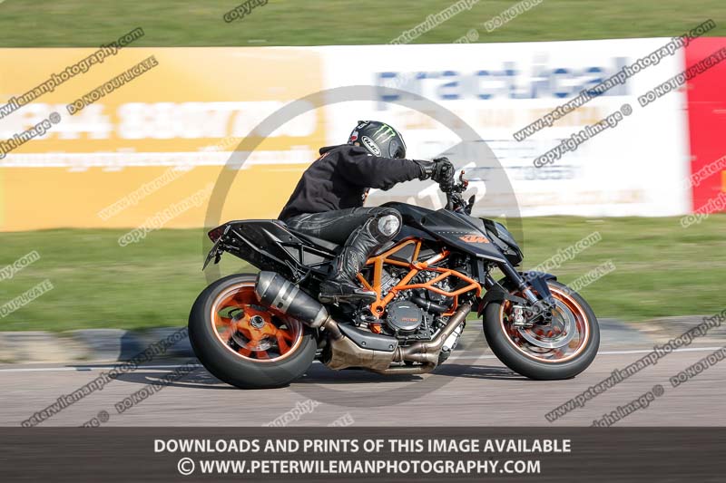 cadwell park;cadwell park photographs;cadwell trackday photographs;enduro digital images;event digital images;eventdigitalimages;peter wileman photography;racing digital images;trackday digital images;trackday photos