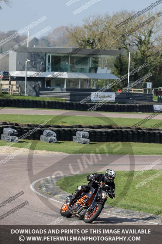 cadwell park;cadwell park photographs;cadwell trackday photographs;enduro digital images;event digital images;eventdigitalimages;peter wileman photography;racing digital images;trackday digital images;trackday photos