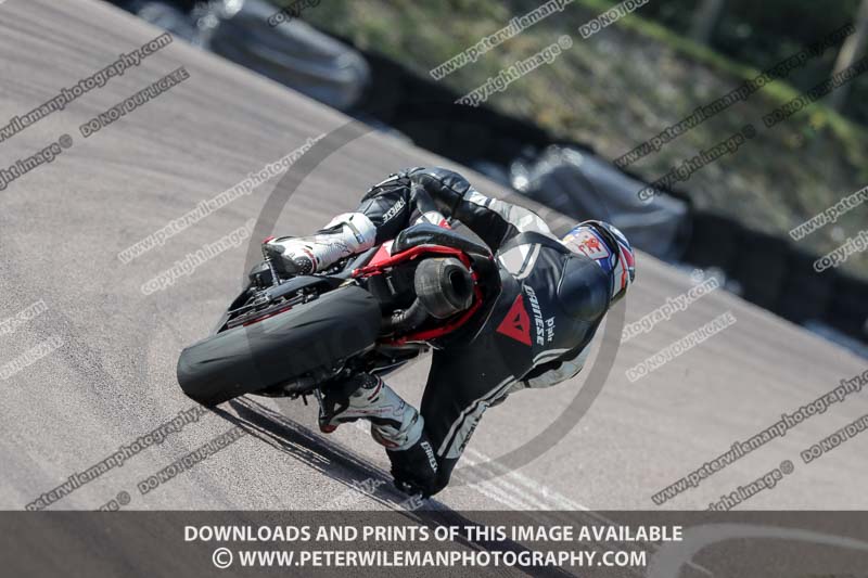 cadwell park;cadwell park photographs;cadwell trackday photographs;enduro digital images;event digital images;eventdigitalimages;peter wileman photography;racing digital images;trackday digital images;trackday photos