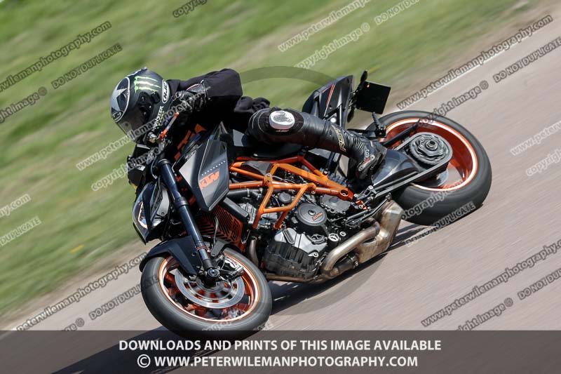 cadwell park;cadwell park photographs;cadwell trackday photographs;enduro digital images;event digital images;eventdigitalimages;peter wileman photography;racing digital images;trackday digital images;trackday photos
