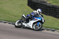 cadwell-park;cadwell-park-photographs;cadwell-trackday-photographs;enduro-digital-images;event-digital-images;eventdigitalimages;peter-wileman-photography;racing-digital-images;trackday-digital-images;trackday-photos