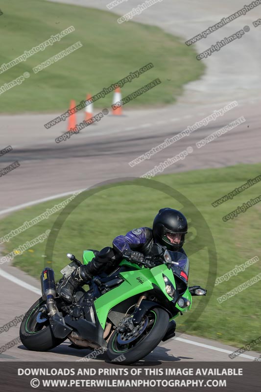 cadwell park;cadwell park photographs;cadwell trackday photographs;enduro digital images;event digital images;eventdigitalimages;peter wileman photography;racing digital images;trackday digital images;trackday photos