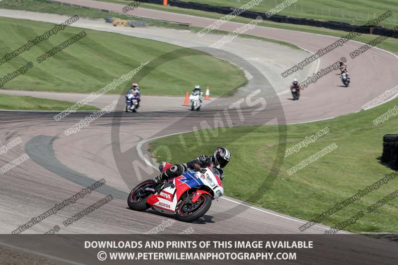 cadwell park;cadwell park photographs;cadwell trackday photographs;enduro digital images;event digital images;eventdigitalimages;peter wileman photography;racing digital images;trackday digital images;trackday photos