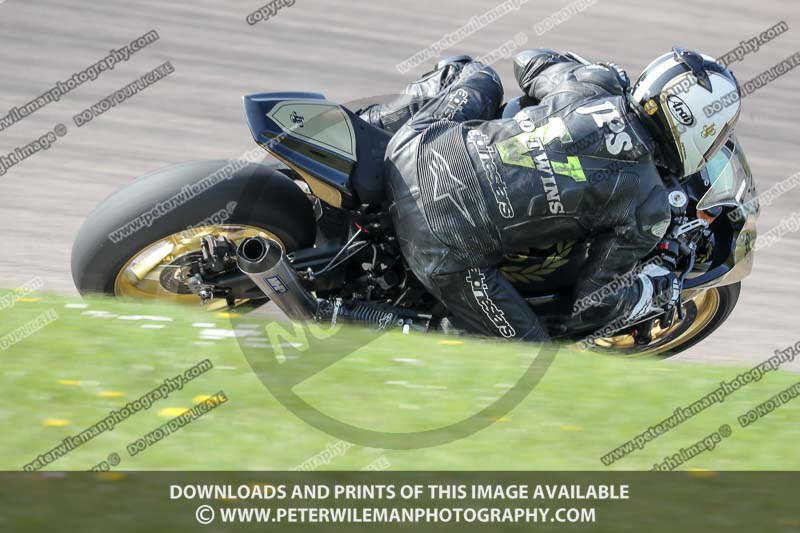 cadwell park;cadwell park photographs;cadwell trackday photographs;enduro digital images;event digital images;eventdigitalimages;peter wileman photography;racing digital images;trackday digital images;trackday photos