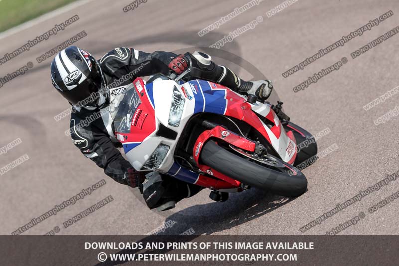 cadwell park;cadwell park photographs;cadwell trackday photographs;enduro digital images;event digital images;eventdigitalimages;peter wileman photography;racing digital images;trackday digital images;trackday photos
