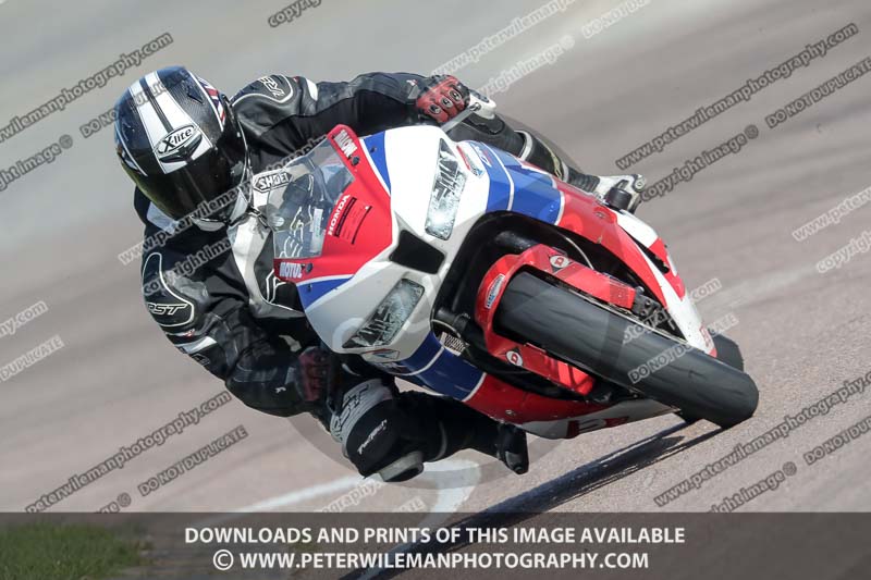 cadwell park;cadwell park photographs;cadwell trackday photographs;enduro digital images;event digital images;eventdigitalimages;peter wileman photography;racing digital images;trackday digital images;trackday photos