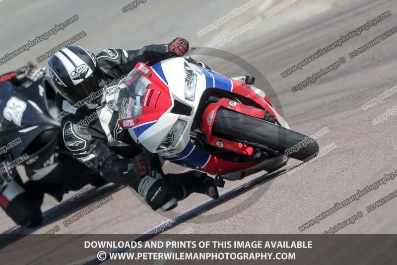 cadwell park;cadwell park photographs;cadwell trackday photographs;enduro digital images;event digital images;eventdigitalimages;peter wileman photography;racing digital images;trackday digital images;trackday photos