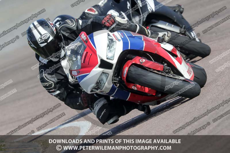 cadwell park;cadwell park photographs;cadwell trackday photographs;enduro digital images;event digital images;eventdigitalimages;peter wileman photography;racing digital images;trackday digital images;trackday photos