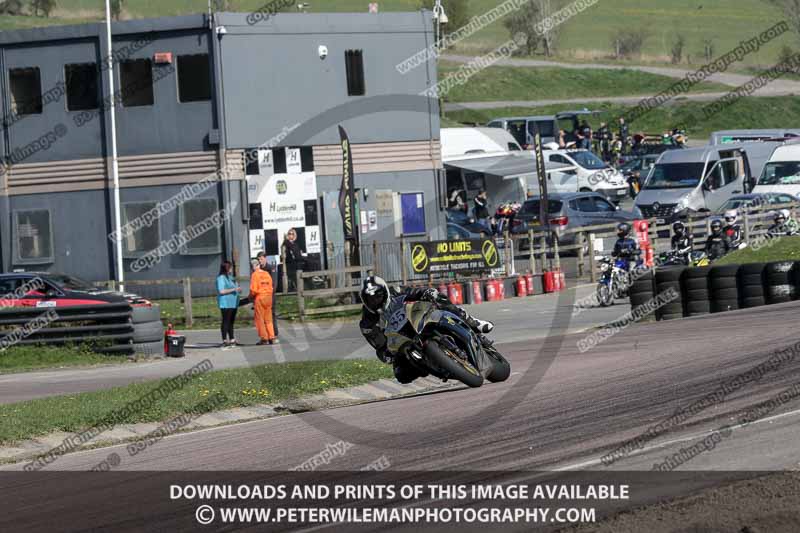 cadwell park;cadwell park photographs;cadwell trackday photographs;enduro digital images;event digital images;eventdigitalimages;peter wileman photography;racing digital images;trackday digital images;trackday photos
