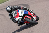 cadwell-park;cadwell-park-photographs;cadwell-trackday-photographs;enduro-digital-images;event-digital-images;eventdigitalimages;peter-wileman-photography;racing-digital-images;trackday-digital-images;trackday-photos